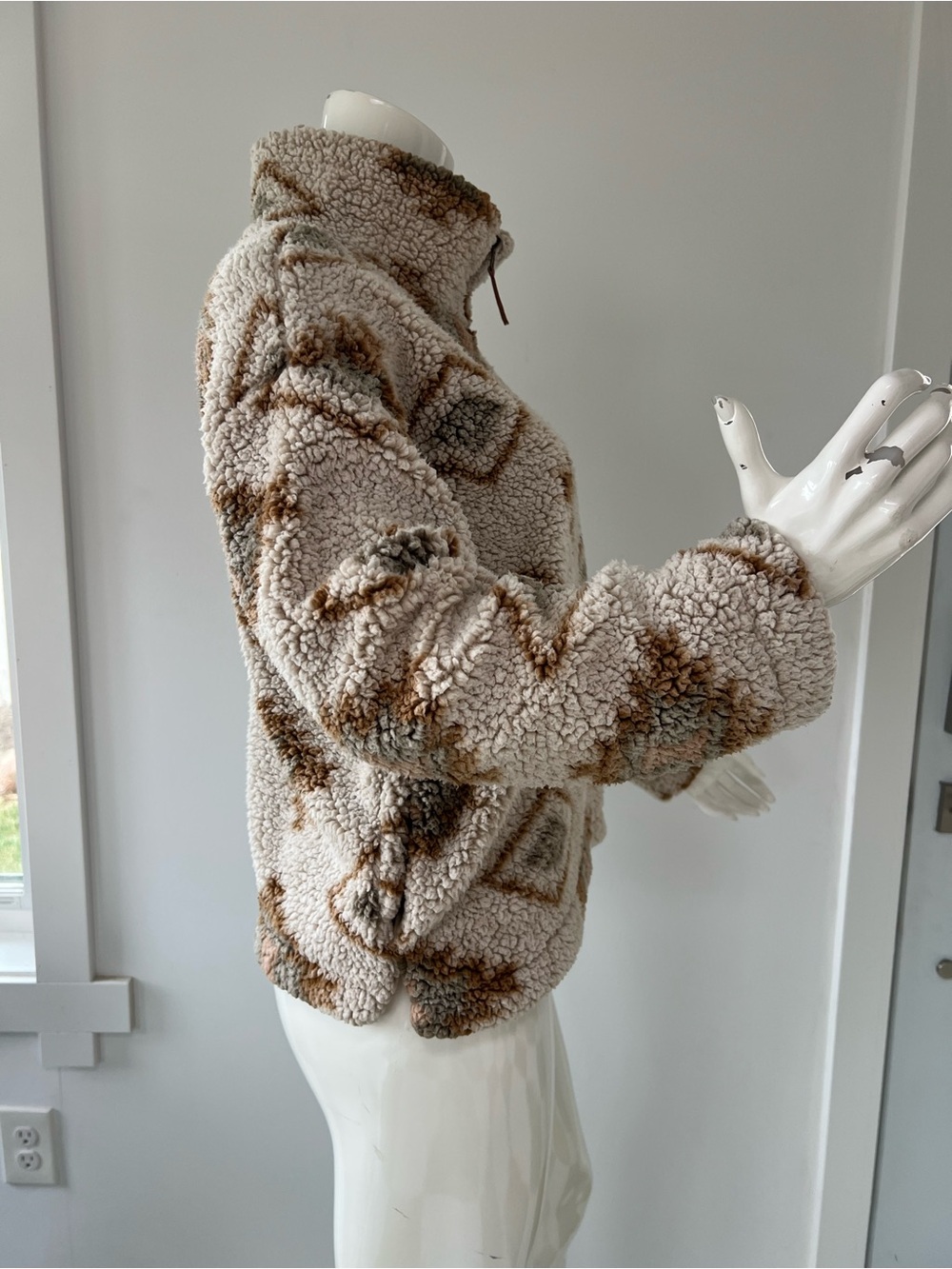Thread & Supply Fall Sherpa Pullover - Picture 3 of 12